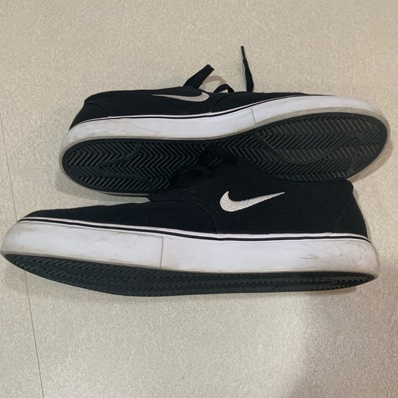 Nike Canvas Shoes - Picture 6 of 6